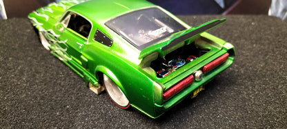 Maisto Design 1/24 Ford Mustang GT 1967 Green Flame USED