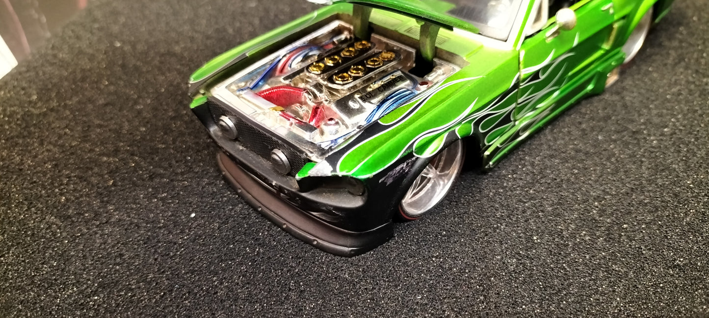 Maisto Design 1/24 Ford Mustang GT 1967 Green Flame USED