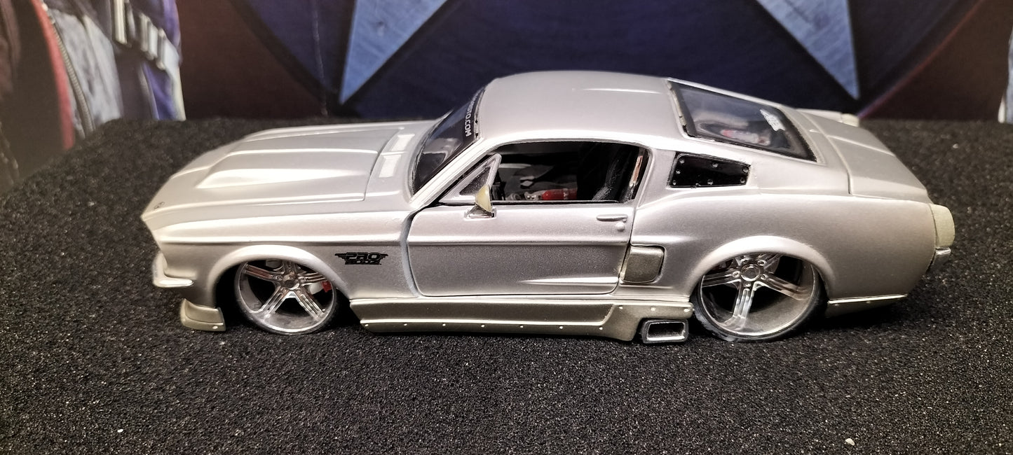 Maisto Design 1/24 Ford Mustang GT 1967 Silver USED