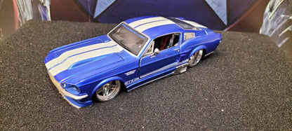 Maisto Design 1/24 Ford Mustang GT 1967 blue White Stripes USED