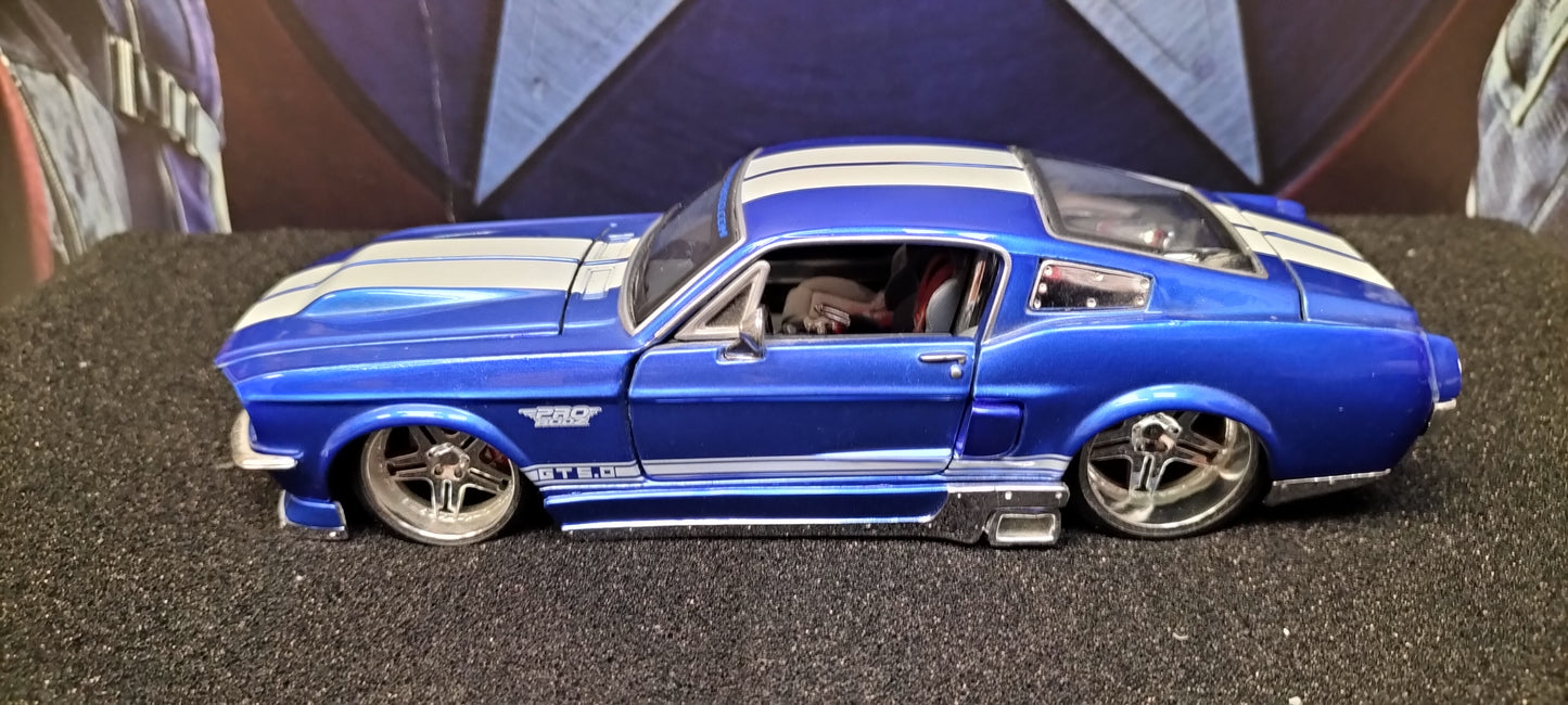 Maisto Design 1/24 Ford Mustang GT 1967 blue White Stripes USED