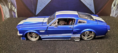 Maisto Design 1/24 Ford Mustang GT 1967 blue White Stripes USED