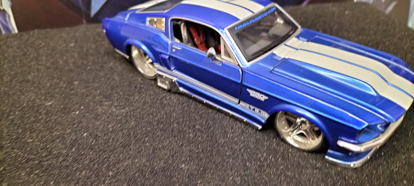 Maisto Design 1/24 Ford Mustang GT 1967 blue White Stripes USED