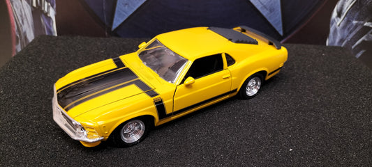 Maisto Design 1/24 Ford Mustang Boss 302 Dark Yellow USED