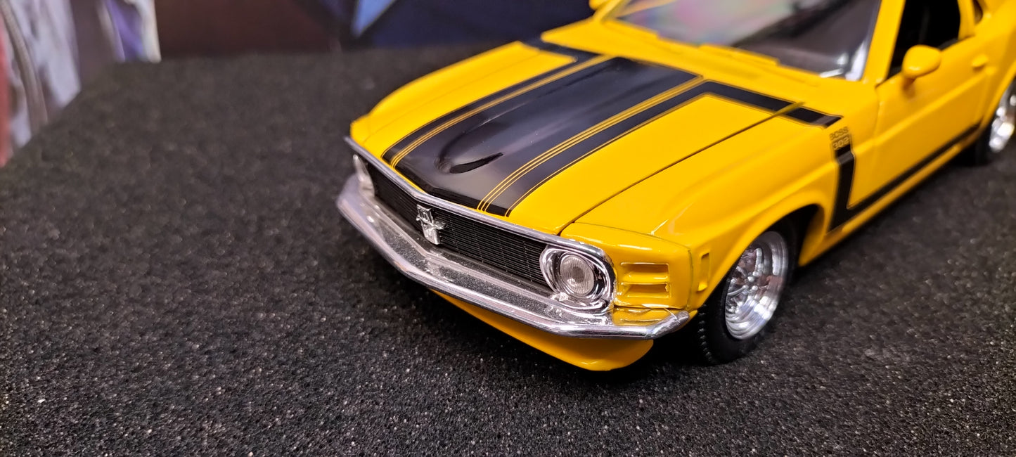 Maisto Design 1/24 Ford Mustang Boss 302 Dark Yellow USED