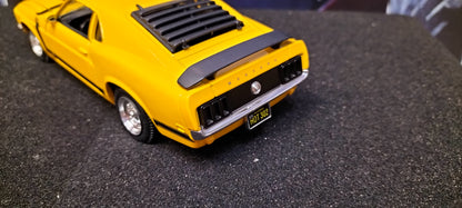 Maisto Design 1/24 Ford Mustang Boss 302 Dark Yellow USED
