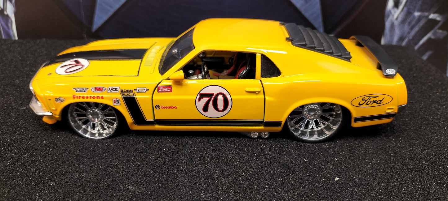 Maisto Design 1/24 Ford Mustang Boss 302 "70" Yellow USED