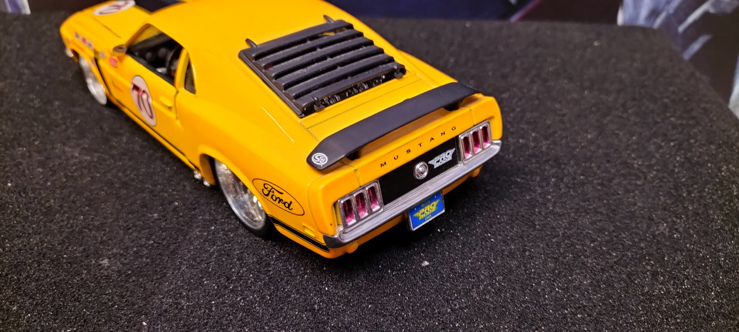 Maisto Design 1/24 Ford Mustang Boss 302 "70" Yellow USED