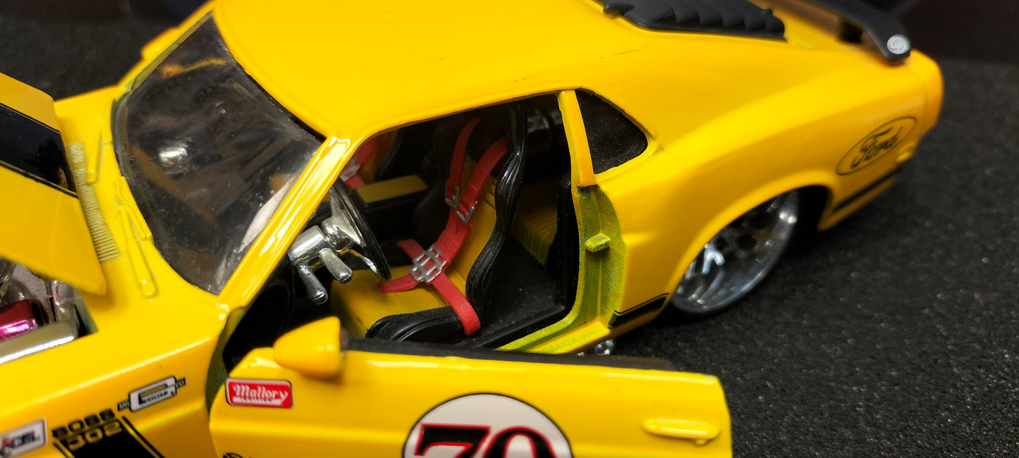 Maisto Design 1/24 Ford Mustang Boss 302 "70" Yellow USED