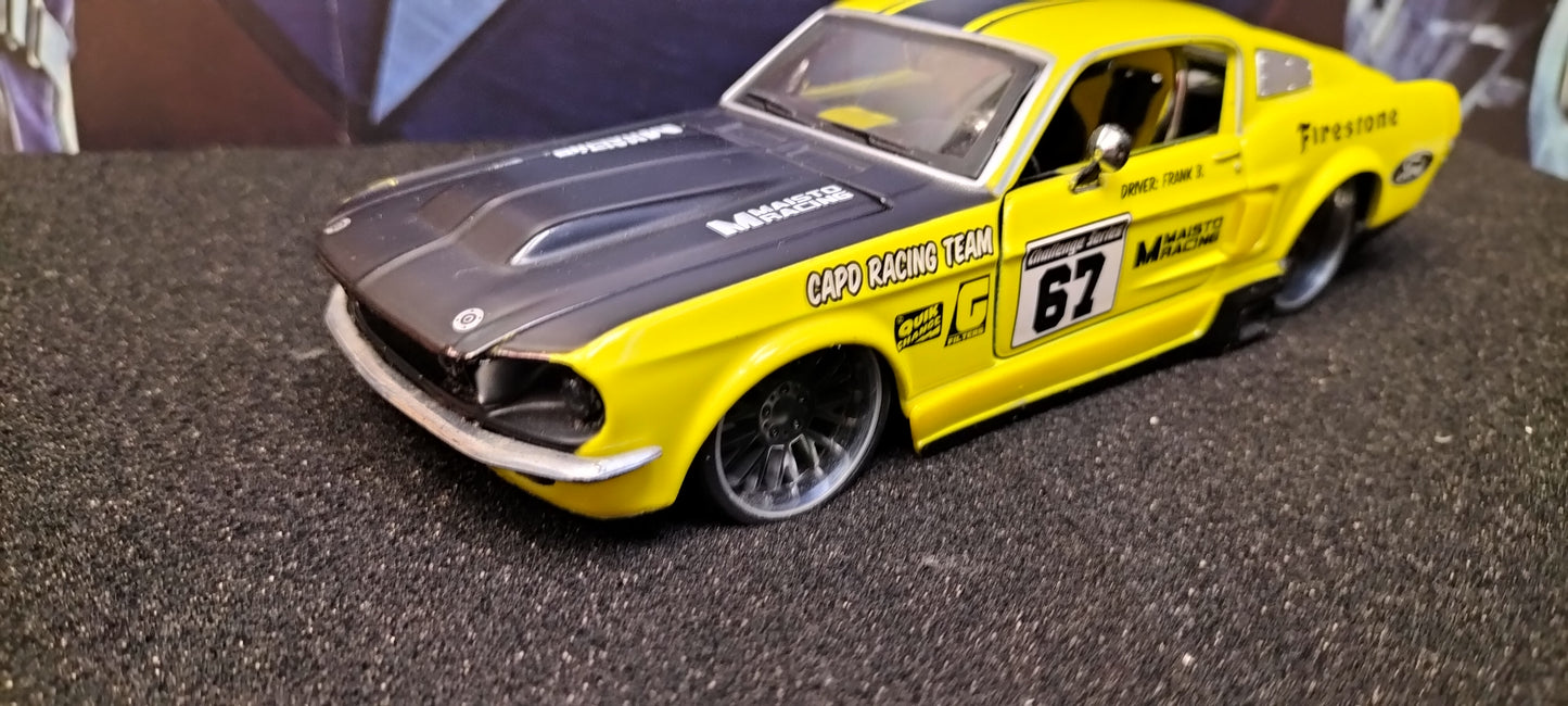 Maisto Design 1/24 Ford Mustang 1967 "67" Firestone Yellow USED