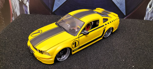 Maisto Design 1/24 Ford Mustang GT 2006 Yellow Matt USED