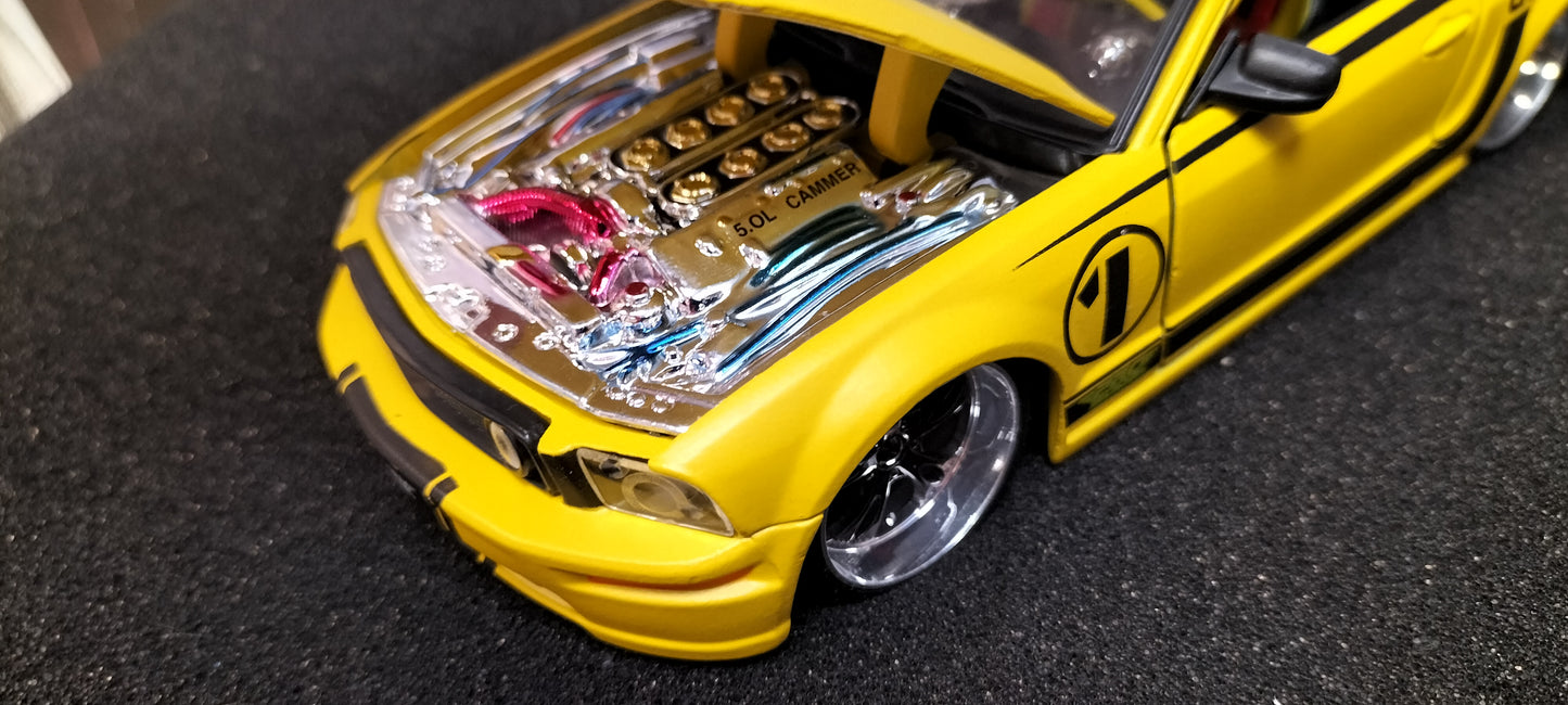 Maisto Design 1/24 Ford Mustang GT 2006 Yellow Matt USED