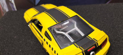Maisto Design 1/24 Ford Mustang GT 2006 Yellow Matt USED