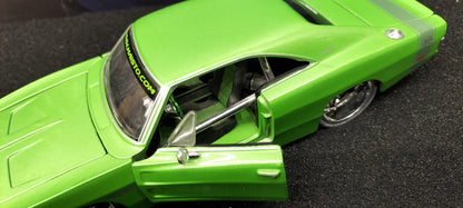 Maisto Design 1/24 Dodge Charger R/T 1969 Green Matt USED