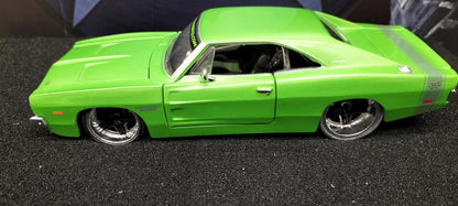 Maisto Design 1/24 Dodge Charger R/T 1969 Green Matt USED