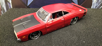 Maisto Design 1/24 Dodge Charger R/T 1969 Candy Red USED