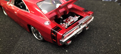 Maisto Design 1/24 Dodge Charger R/T 1969 Candy Red USED
