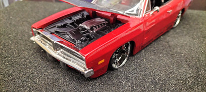Maisto Design 1/24 Dodge Charger R/T 1969 Candy Red USED
