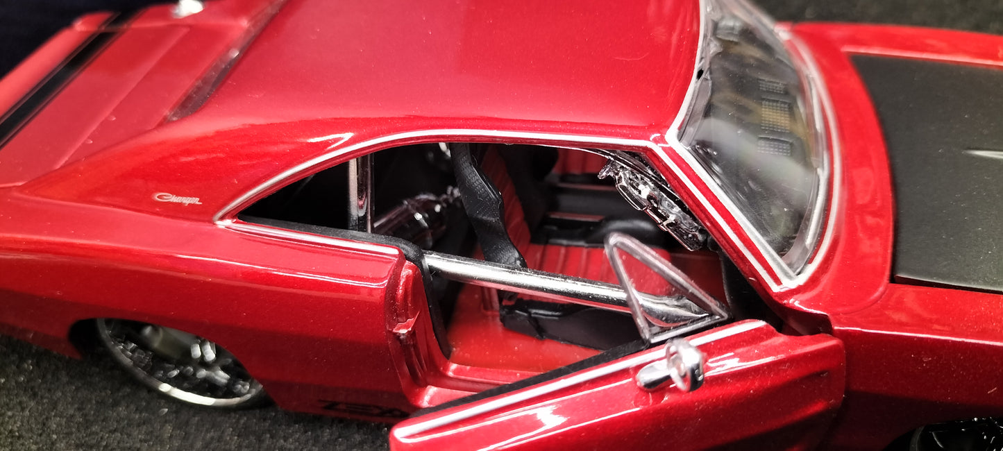 Maisto Design 1/24 Dodge Charger R/T 1969 Candy Red USED