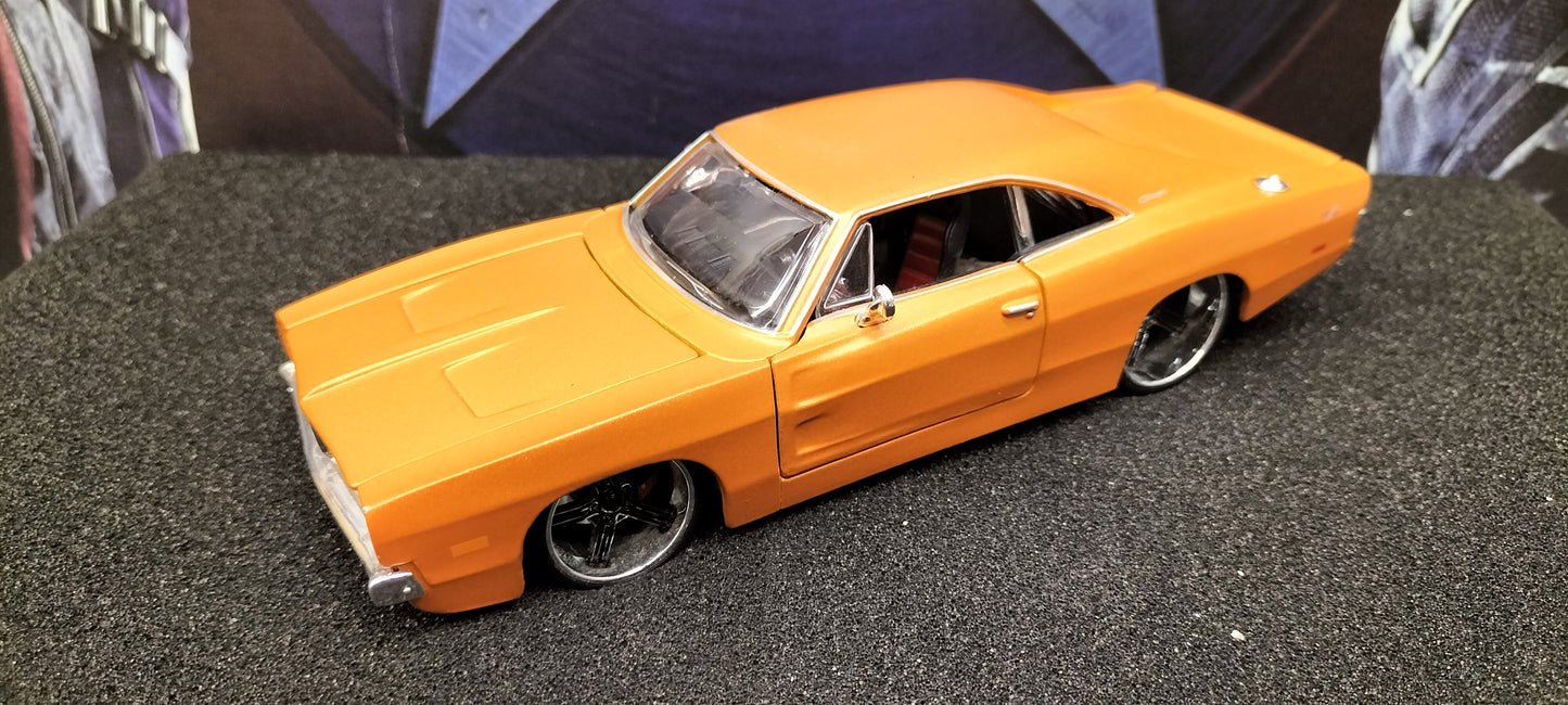 Maisto Design 1/24 Dodge Charger R/T 1969 Orange Matt USED
