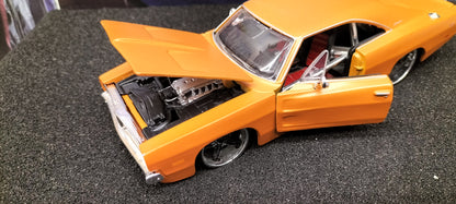 Maisto Design 1/24 Dodge Charger R/T 1969 Orange Matt USED