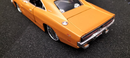 Maisto Design 1/24 Dodge Charger R/T 1969 Orange Matt USED