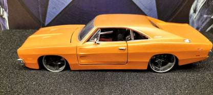Maisto Design 1/24 Dodge Charger R/T 1969 Orange Matt USED