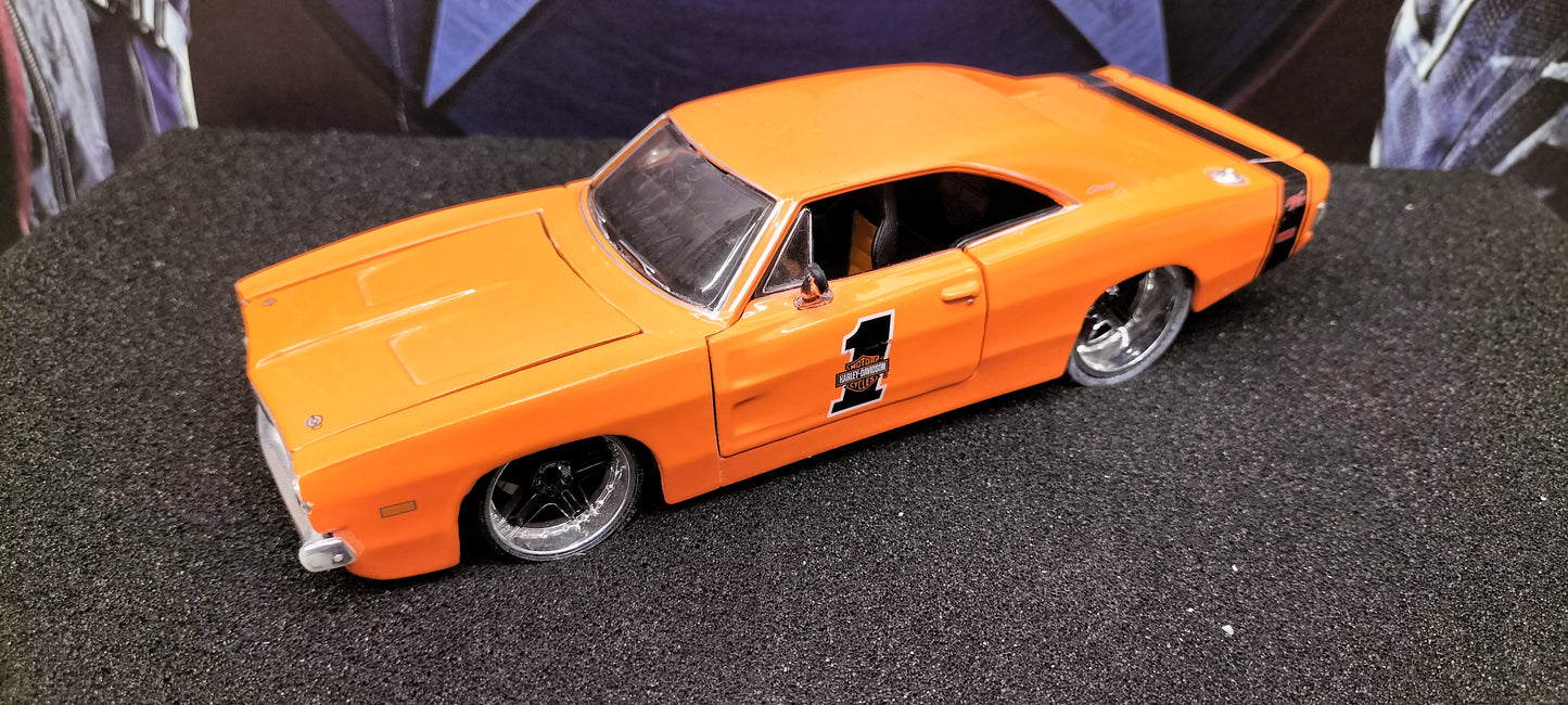 Maisto Design 1/24 Dodge Charger R/T 1969 Orange H-D USED
