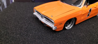 Maisto Design 1/24 Dodge Charger R/T 1969 Orange H-D USED