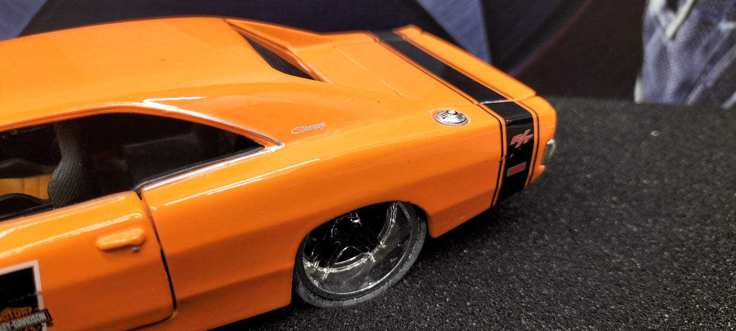 Maisto Design 1/24 Dodge Charger R/T 1969 Orange H-D USED