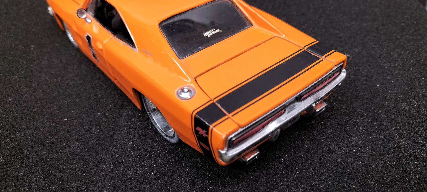 Maisto Design 1/24 Dodge Charger R/T 1969 Orange H-D USED