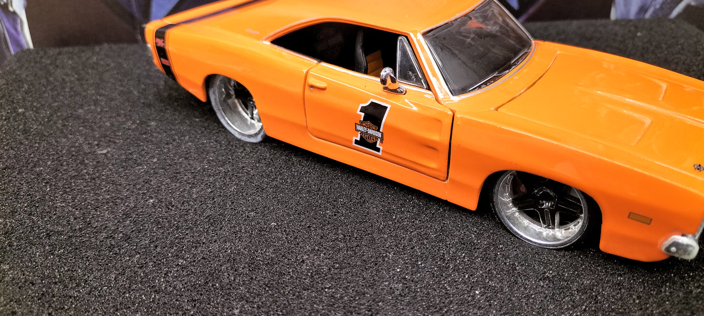 Maisto Design 1/24 Dodge Charger R/T 1969 Orange H-D USED