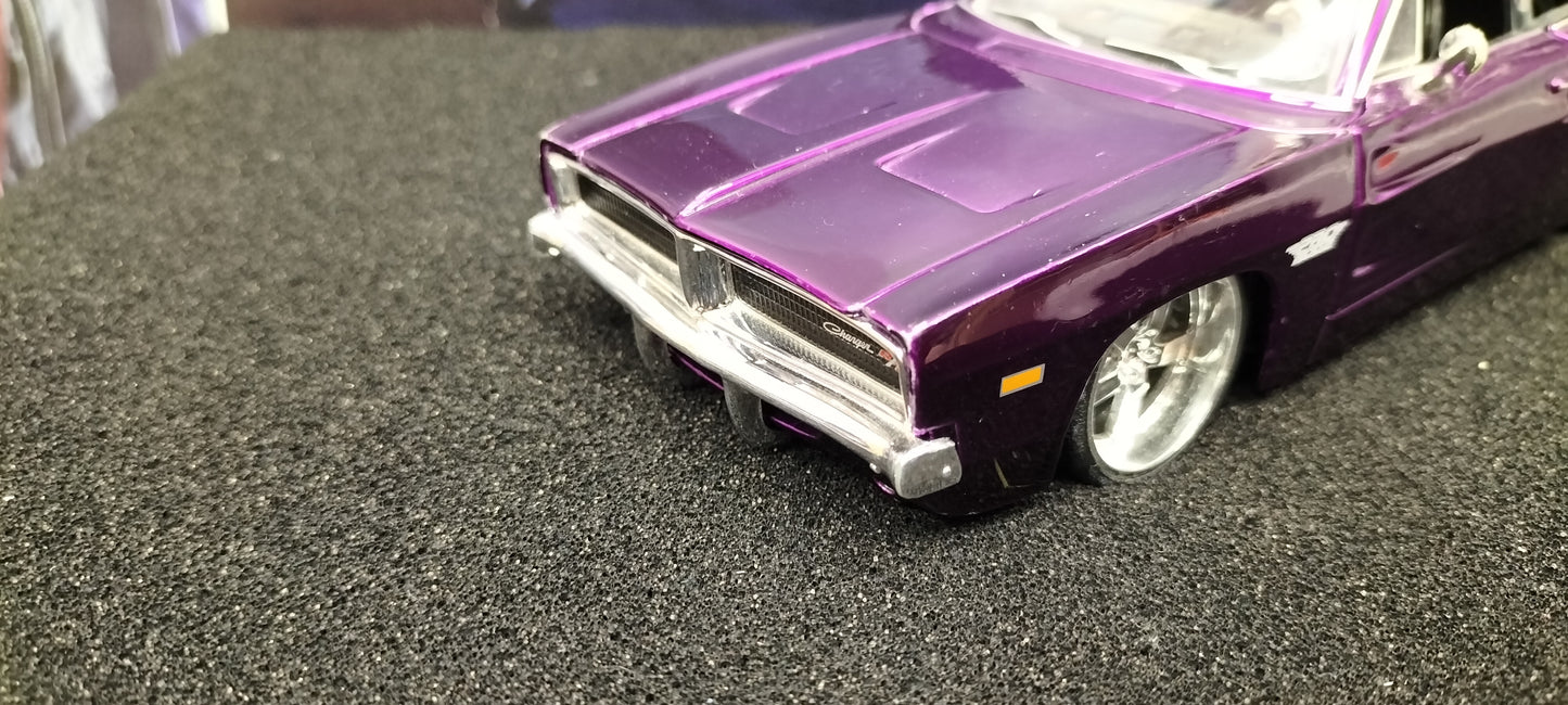 Maisto Design 1/24 Dodge Charger R/T 1969 Purple USED