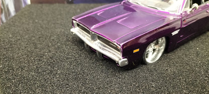 Maisto Design 1/24 Dodge Charger R/T 1969 Purple USED