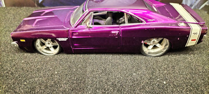 Maisto Design 1/24 Dodge Charger R/T 1969 Purple USED