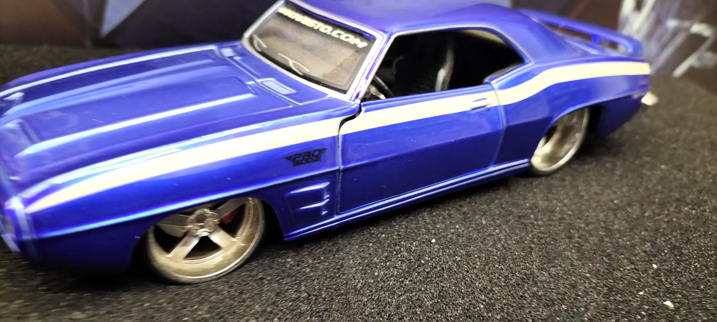 Maisto Design 1/24 Pontiac Firebird 1969 Set 2pcs USED