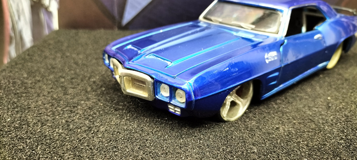 Maisto Design 1/24 Pontiac Firebird 1969 Set 2pcs USED