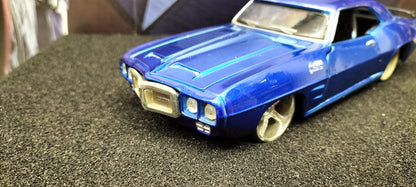 Maisto Design 1/24 Pontiac Firebird 1969 Set 2pcs USED