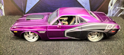 Maisto Design 1/24 Dodge Challenger R/T 1970 Purple Black Matt USED