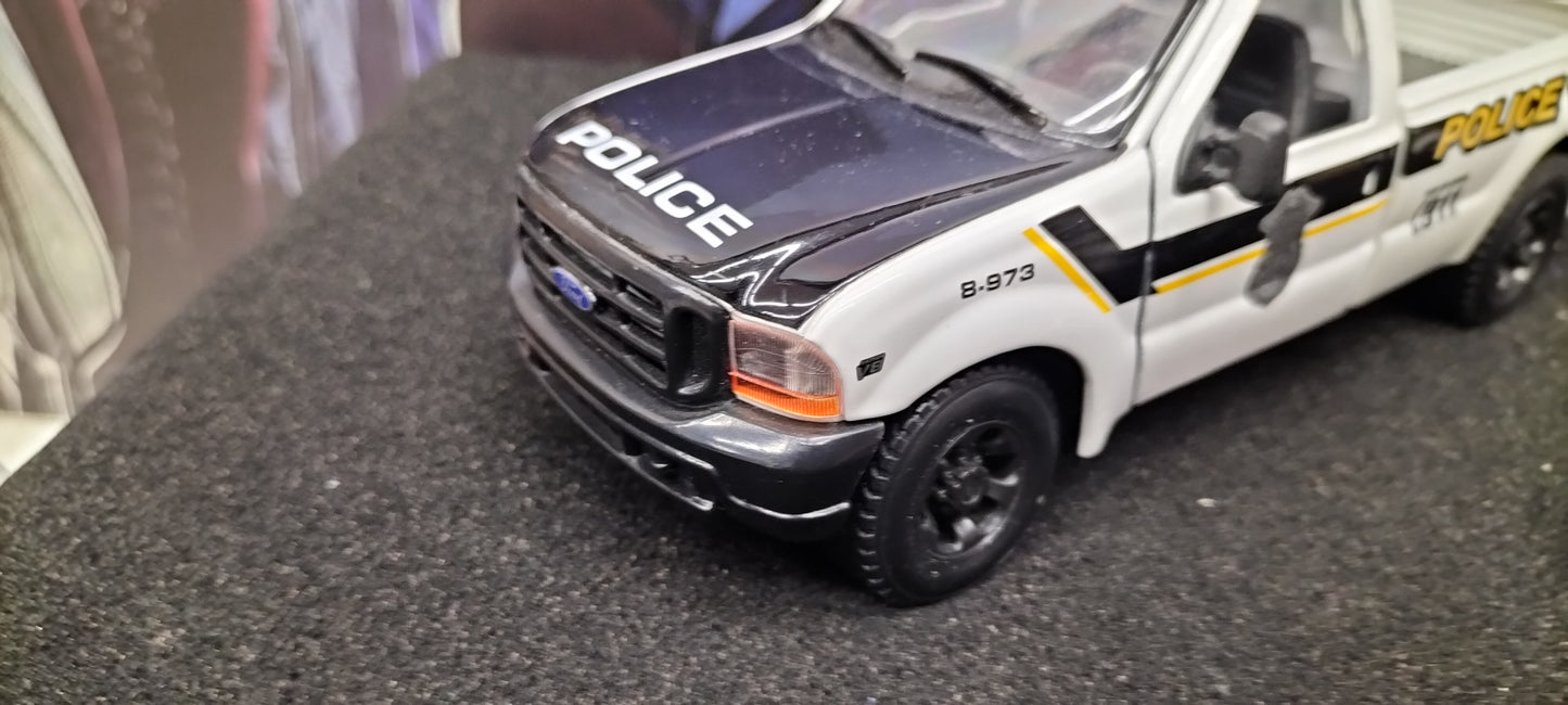 Maisto Design 1/24 Ford F-350 Super Duty Harley Davidson + Bike POLICE USED