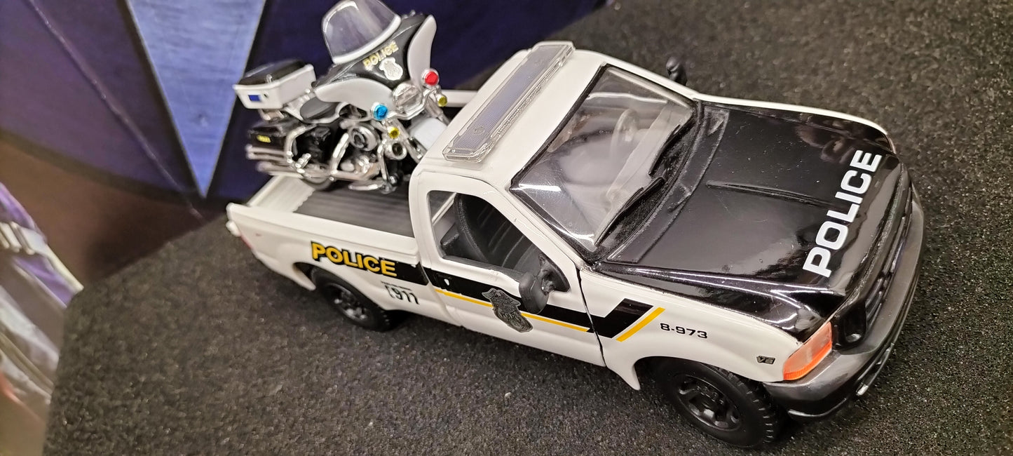 Maisto Design 1/24 Ford F-350 Super Duty Harley Davidson + Bike POLICE USED