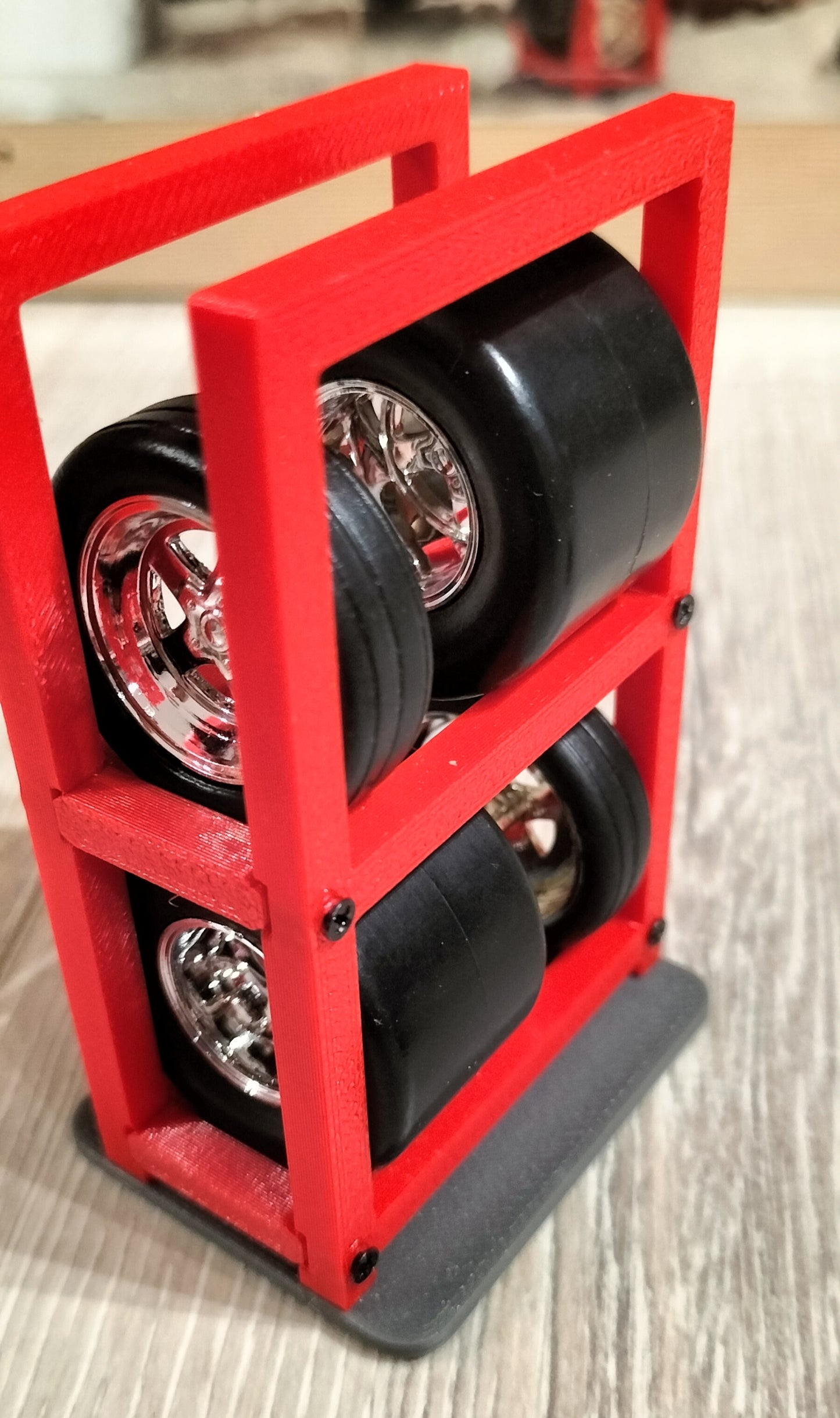 Custom Design 1/24 Stojak na koła i akcesoria Red